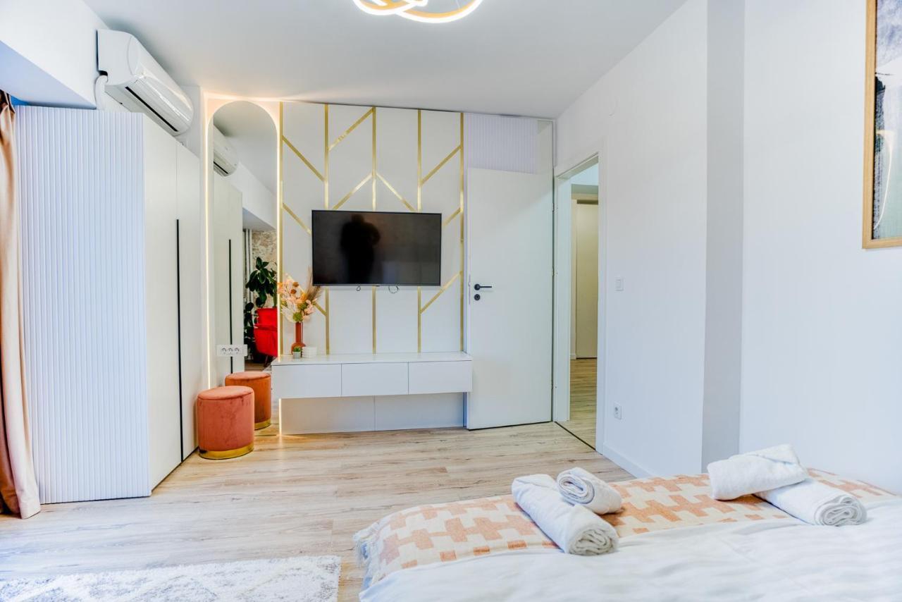 Hi Apartment Bukares Bagian luar foto