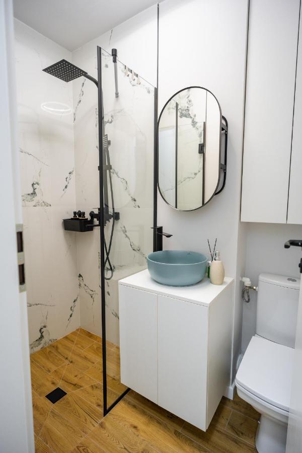 Hi Apartment Bukares Bagian luar foto