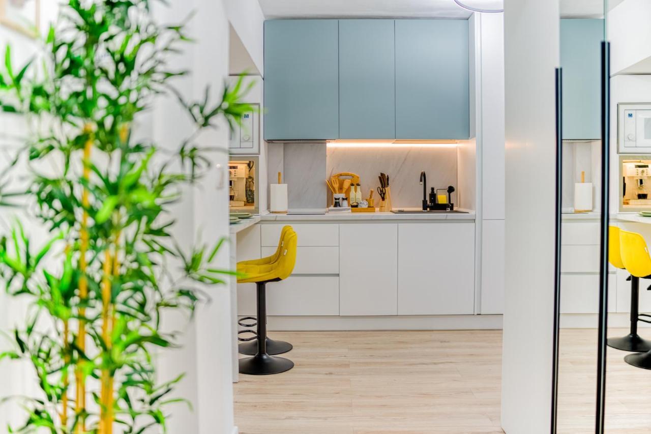 Hi Apartment Bukares Bagian luar foto