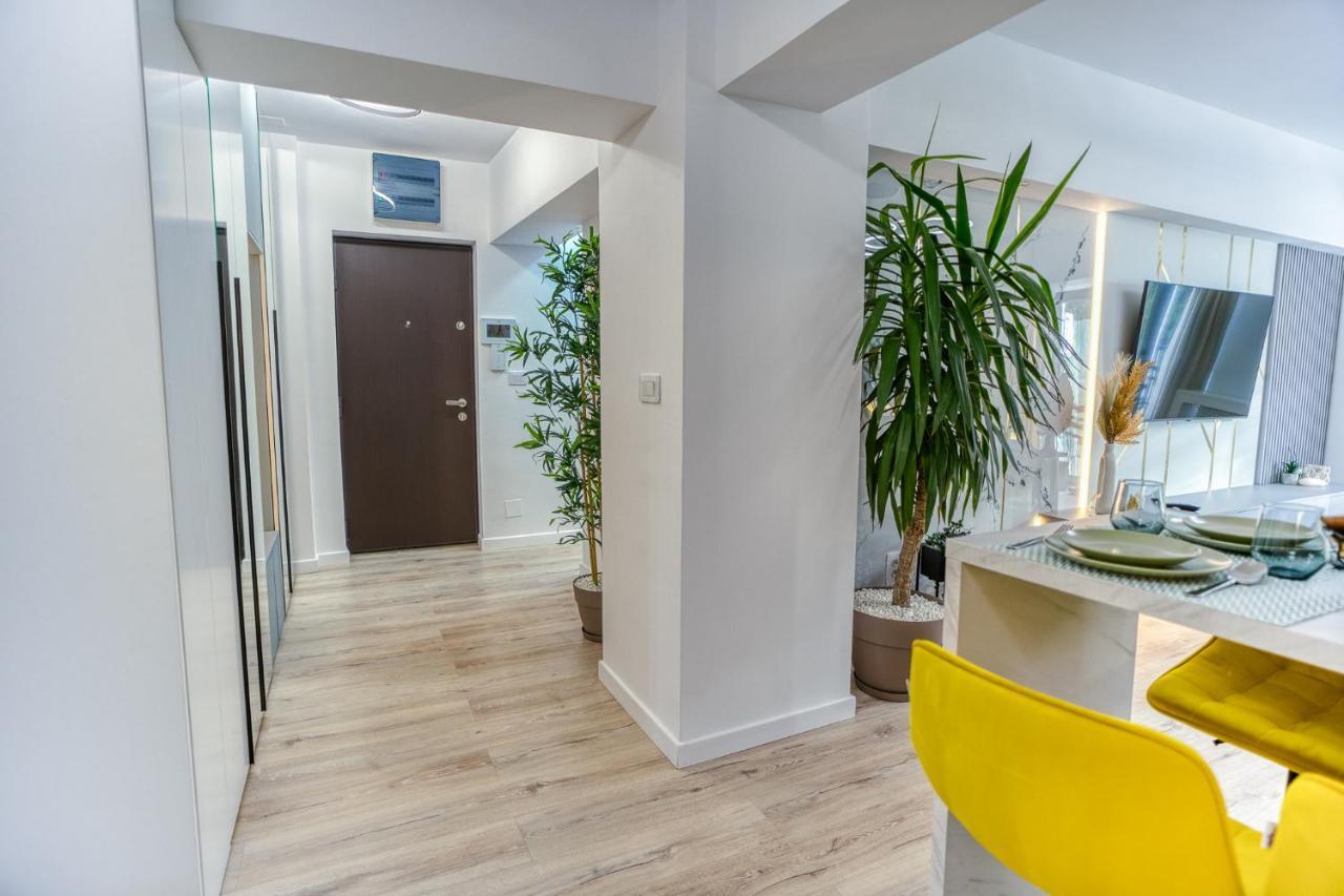 Hi Apartment Bukares Bagian luar foto